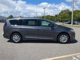 Used 2018 Chrysler Pacifica Touring-L image 3