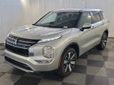 New 2025 Mitsubishi Outlander SE image 2