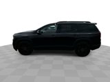Used 2022 GMC Acadia SLT w/ Elevation Edition image 5