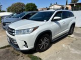 Used 2018 Toyota Highlander XLE image 3