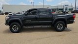 Used 2017 Toyota Tacoma TRD Off-Road w/ Tow Package (A/T) image 5