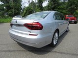 Used 2017 Volkswagen Passat 1.8T SE image 6