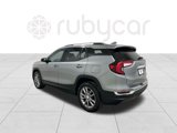 Used 2024 GMC Terrain SLT image 3