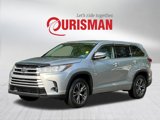 Used 2018 Toyota Highlander LE image 2