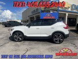 Used 2019 Volvo XC40 T4 R-Design image 3