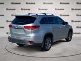 Used 2017 Toyota Highlander XLE image 5