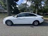 Certified 2022 Hyundai Elantra SE image 6