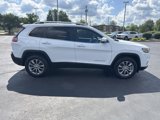 Used 2021 Jeep Cherokee Latitude Lux image 3