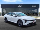 New 2025 Kia K4 LXS image 2
