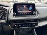 Used 2024 Nissan Rogue SV image 3