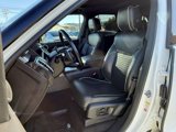 Used 2018 Land Rover Discovery HSE image 4