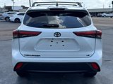 Used 2023 Toyota Highlander LE image 4