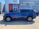 Used 2017 Nissan Rogue SV image 2