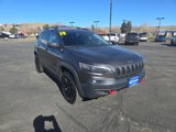 Used 2019 Jeep Cherokee Trailhawk image 3