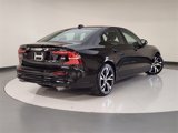 Used 2024 Volvo S60 B5 Core image 2