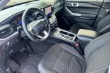 Certified 2021 Ford Explorer XLT image 3