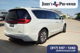 Used 2021 Chrysler Pacifica Limited w/ Uconnect Theater Family Group image 5
