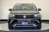 Certified 2022 Volkswagen Taos SE w/ IQ.Drive SE Package image 3