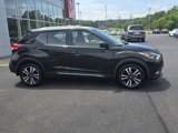 Used 2020 Nissan Kicks SR image 2