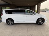 Used 2017 Chrysler Pacifica Limited w/ UConnect Theater Package image 5