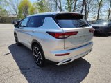 Used 2023 Mitsubishi Outlander SE image 3