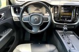 Used 2018 Volvo XC60 T5 Momentum w/ Vision Package image 5