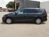 Used 2023 Chrysler Pacifica Touring-L image 2