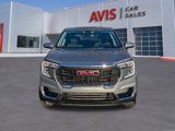 Used 2024 GMC Terrain SLE image 2