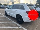 Used 2018 Jeep Grand Cherokee Altitude image 2