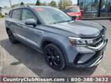 Used 2022 Volkswagen Taos SE image 2