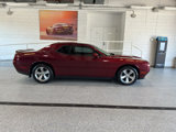 Used 2019 Dodge Challenger SXT image 2