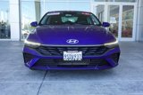 Used 2025 Hyundai Elantra SE image 2