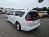 Used 2023 Chrysler Pacifica Touring-L image 4