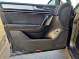Used 2012 Volkswagen Touareg Sport image 4