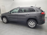 Used 2017 Jeep Cherokee Limited image 3