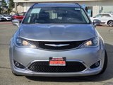 Used 2017 Chrysler Pacifica Touring-L image 2