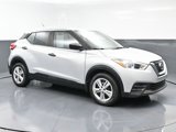 Used 2019 Nissan Kicks S image 3