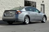Used 2009 Nissan Altima Hybrid Sedan w/ Connection Pkg image 4