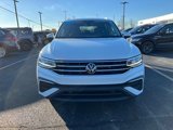 Used 2023 Volkswagen Tiguan SE image 2