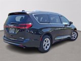 Used 2021 Chrysler Pacifica Limited image 4