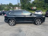 Used 2019 Jeep Cherokee Limited image 2