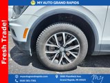 Used 2021 Volkswagen Tiguan SE image 3
