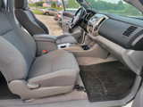 Used 2011 Toyota Tacoma 4x4 Access Cab V6 image 2