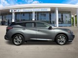 Used 2018 Nissan Murano SV image 3