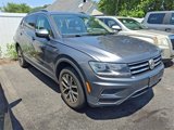 Used 2020 Volkswagen Tiguan SE w/ Panoramic Sunroof Package image 3