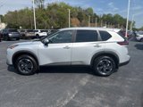 New 2025 Nissan Rogue SV image 4