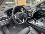 Used 2017 BMW 750i image 2