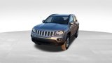 Used 2017 Jeep Compass Latitude image 3