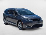 Used 2017 Chrysler Pacifica Touring-L Plus w/ Advanced Safetytec Group image 3