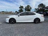 Used 2018 Toyota Camry SE image 2